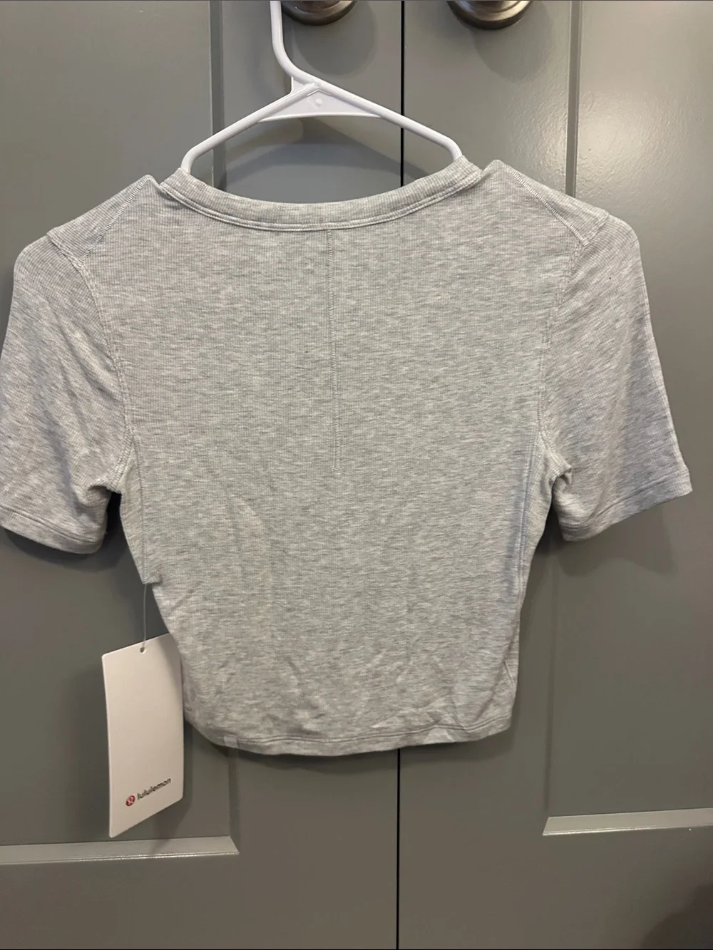 lululemon athletica Light Gray Short Sleeve Crop Top